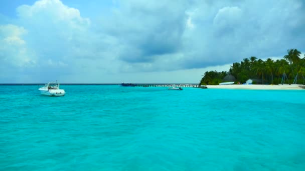 Bella isola delle Maldive con oceano — Video Stock