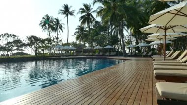 Otelde yüzme havuzu