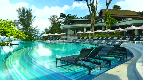 piscine à l'hôtel