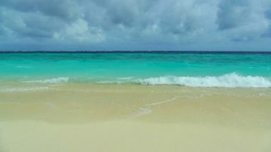 Güzel Maldivler ada okyanus ile