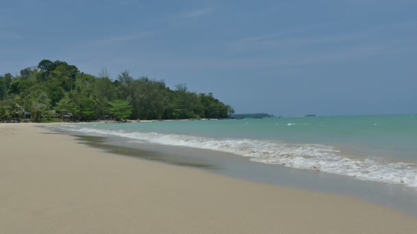 Belle île des Maldives avec océan — Video