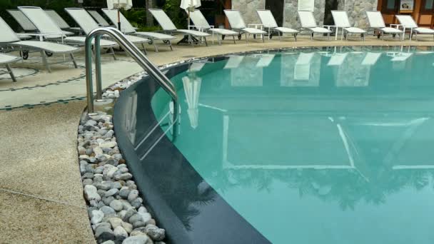 Piscina in hotel — Video Stock