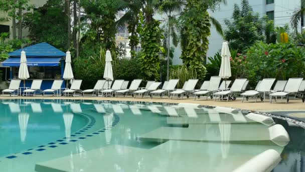 piscine à l'hôtel