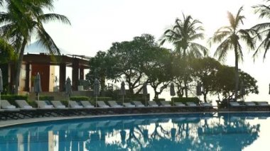 Otelde yüzme havuzu