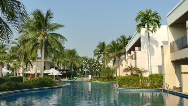 Piscina en el hotel — Vídeos de Stock