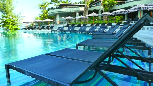 piscine à l'hôtel