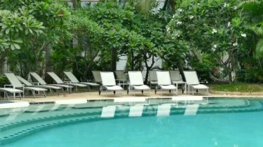 Otelde yüzme havuzu