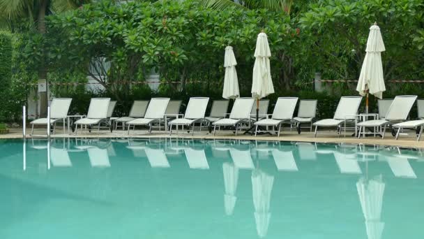 Piscina en el hotel — Vídeos de Stock