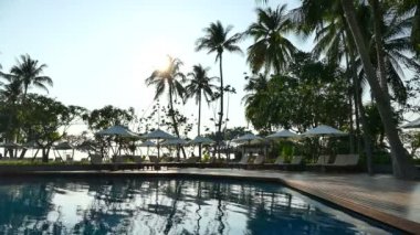 Otelde yüzme havuzu