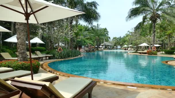 piscine à l'hôtel