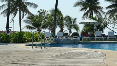 Otelde yüzme havuzu