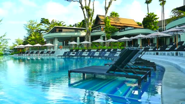 piscine à l'hôtel