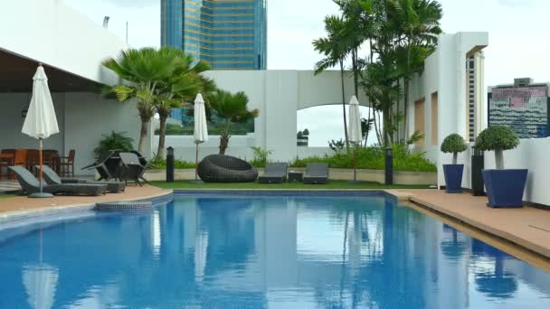 Swimming pool in hotel — Stock Video