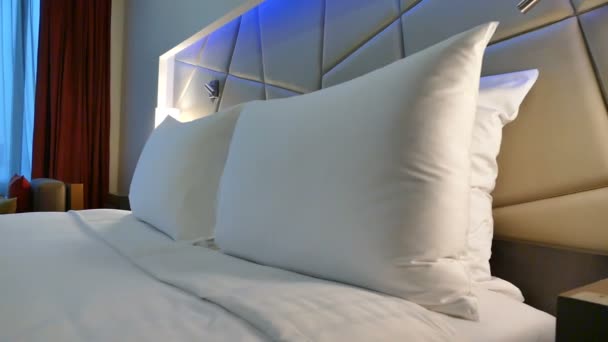 Dekoracja wnętrza sypialni — Wideo stockowe