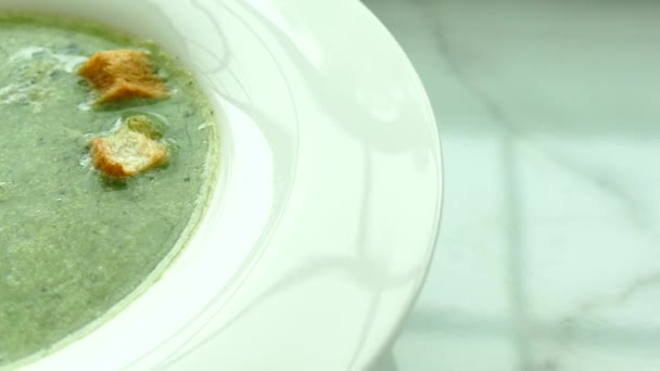 Creamy vegetable soup — Stock Video