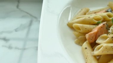 Somon makarna çeşitleri