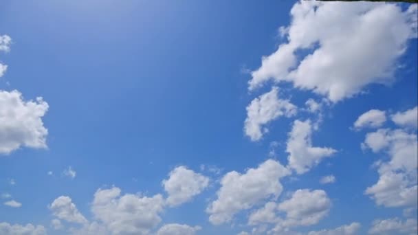 Time Lapse Video White Clouds Moving Blue Sky — ストック動画