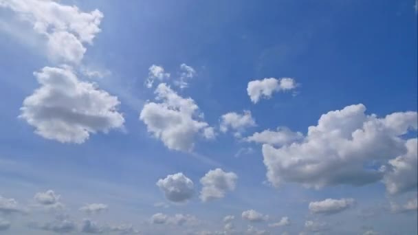 Vidéo Time Lapse Nuages Blancs Déplaçant Sur Ciel Bleu — Video