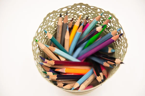 Renkli kalemler ve Vazoda beyaz arka plan üzerinde izole kalem — Stok fotoğraf