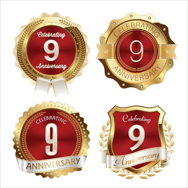 Distintivos de aniversário de ouro e vermelho Celebração dos 9 anos — Vetor de Stock