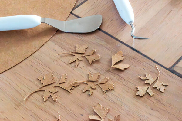 Обрезка бумаги, орнамент, дизайн и модель резки с помощью режущего плоттера для профессиональной деятельности или отдыха