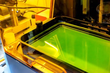 İç sergi salonunda 3D reçine yazıcısı