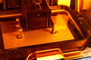 İç sergi salonunda 3D reçine yazıcısı