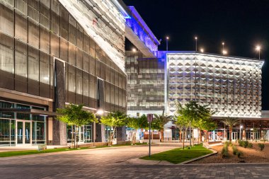 Tempe, Arizona 'daki Aura filigran kompleksi için otopark