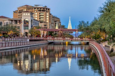 Scottsdale manzarası, Arizona 'nın Scottsdale şehir merkezindeki rıhtımı.