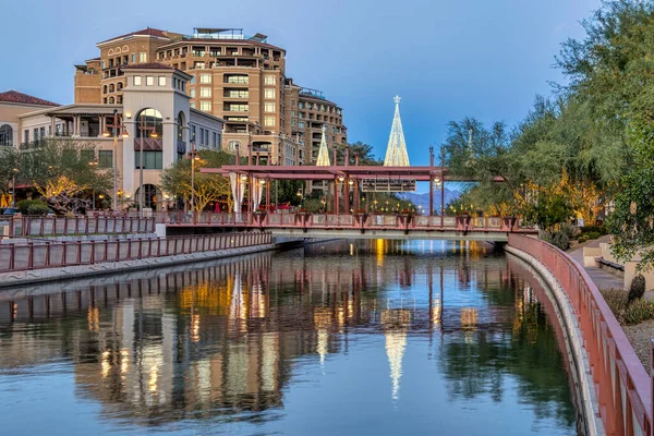 Scottsdale manzarası, Arizona 'nın Scottsdale şehir merkezindeki rıhtımı.