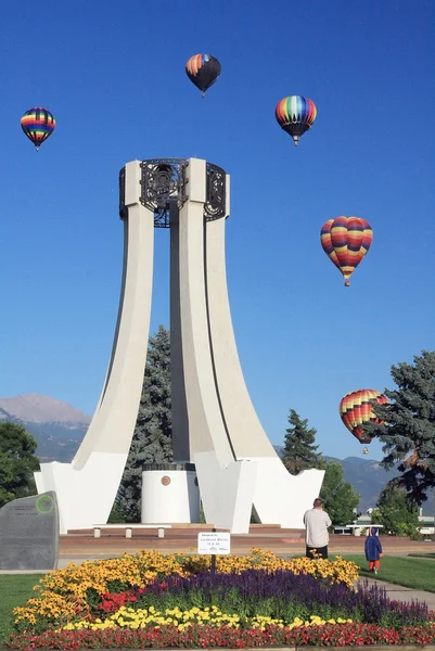 Globos de aire caliente en el Colorado Balloon Classic en Colorado Spr — Foto de Stock