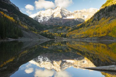 Aspen Colorado yakınındaki Maroon çan üzerinde kar