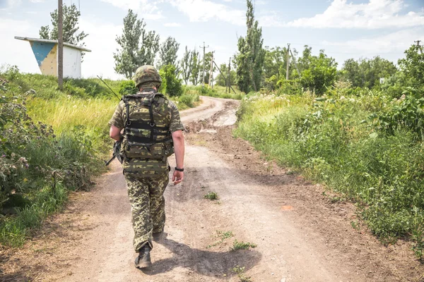 Soldat en patrouille — Photo