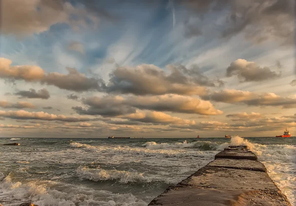 Verbazende Zwarte Zee cloudscape. — Stockfoto