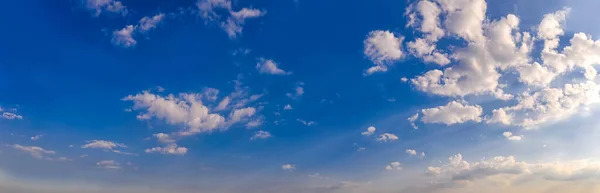 Scenic View Blue Sky Fluffy Clouds Panorama — Stock Photo, Image