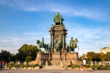 Viyana, Avusturya - 09 Eylül 2024: Maria Theresa Anıtı Viyana, Avusturya