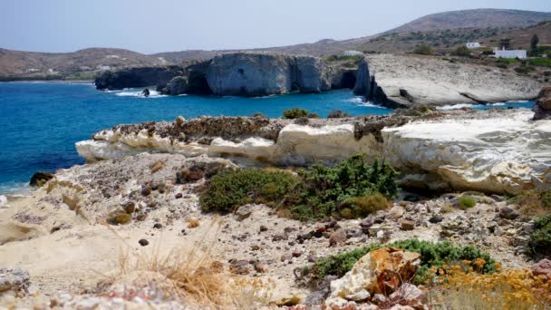 바다의 파도입니다. 그리스. 밀로스 섬. — 비디오