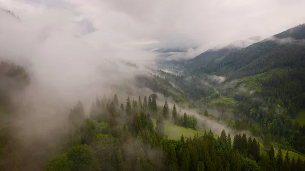 Vue Sur Les Montagnes Travers Brouillard Épais — Photo