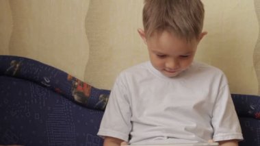 Alt ekran tablet üzerinde duruldu.