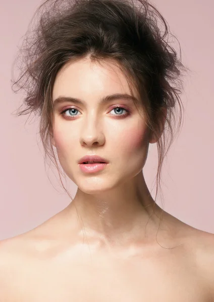 Geweldige jonge mooie gezonde huid portret van de vrouw gezicht — Stockfoto