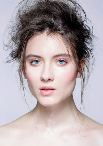 Incredibile donna faccia giovane bella pelle sana ritratto — Foto Stock