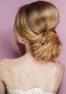 Düğün için güzel gelin saç modeli