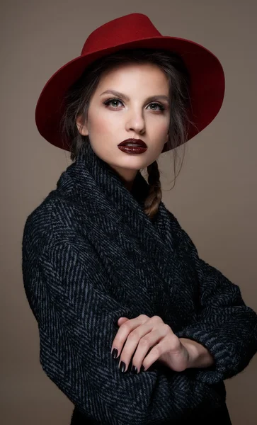 Glamour portrait model in hat and coat, professional make up — Stock Photo, Image