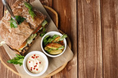 taze sebze ile sandviç