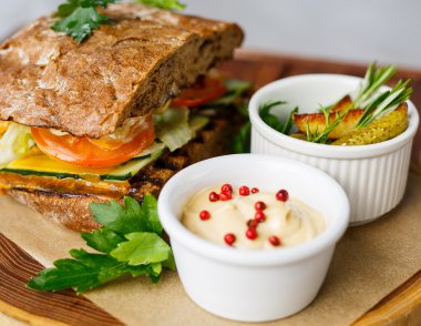 taze sebze ile sandviç