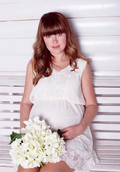 Hamile kadın güzel iç — Stok fotoğraf