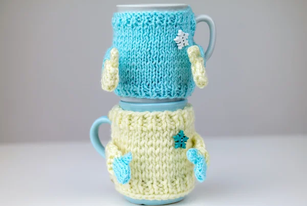 Deux tasses en pull tricoté . — Photo