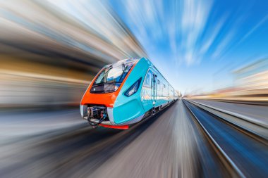 Hareket Bulanıklığı ile yüksek hızlı tren.