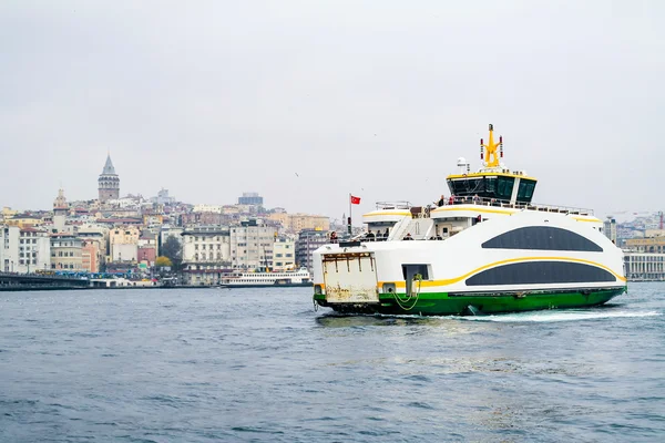 Istanbul ferry sur Bosphore, Turquie . — Photo