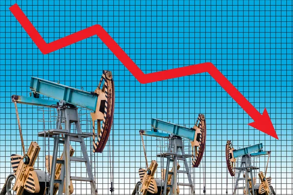 石油価格の危機。石油価格下落グラフ図. — ストック写真